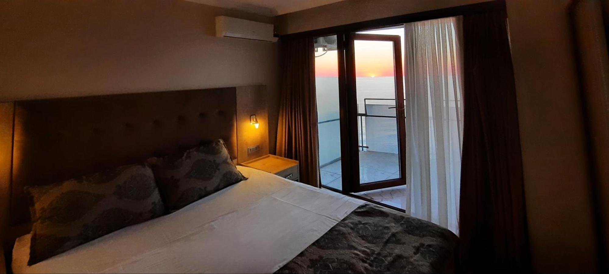 Ashtal Beach Hotel Batoumi Extérieur photo