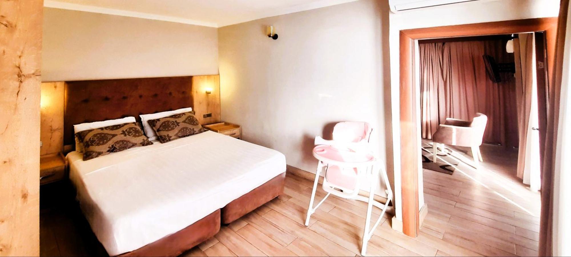 Ashtal Beach Hotel Batoumi Extérieur photo